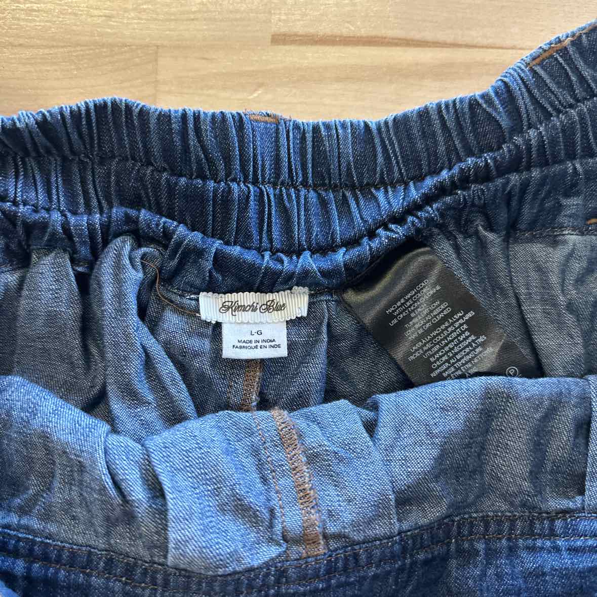 Kimchi Blue Size L Blue Shorts