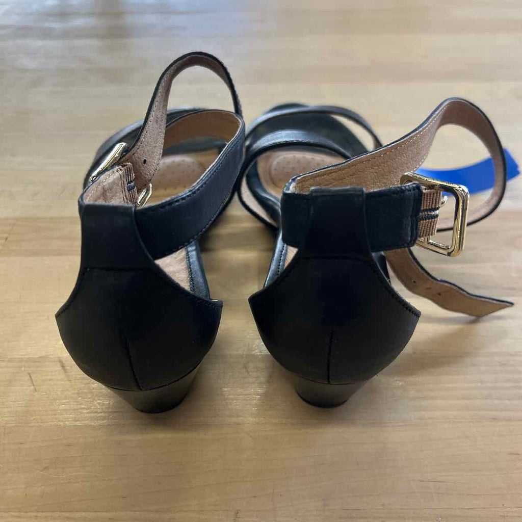 Sofft Size 9 Black Preloved Sandals