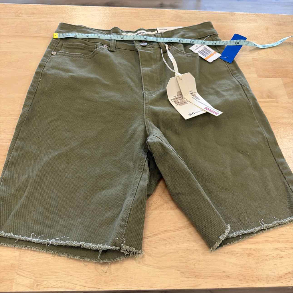 dollhouse Women Size 28 Green New Shorts
