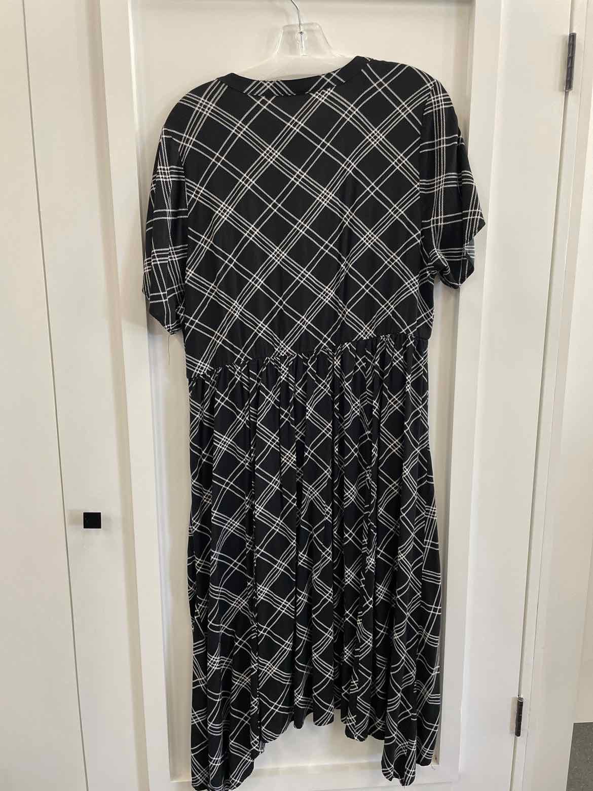 Torrid Size 1 Black Dress