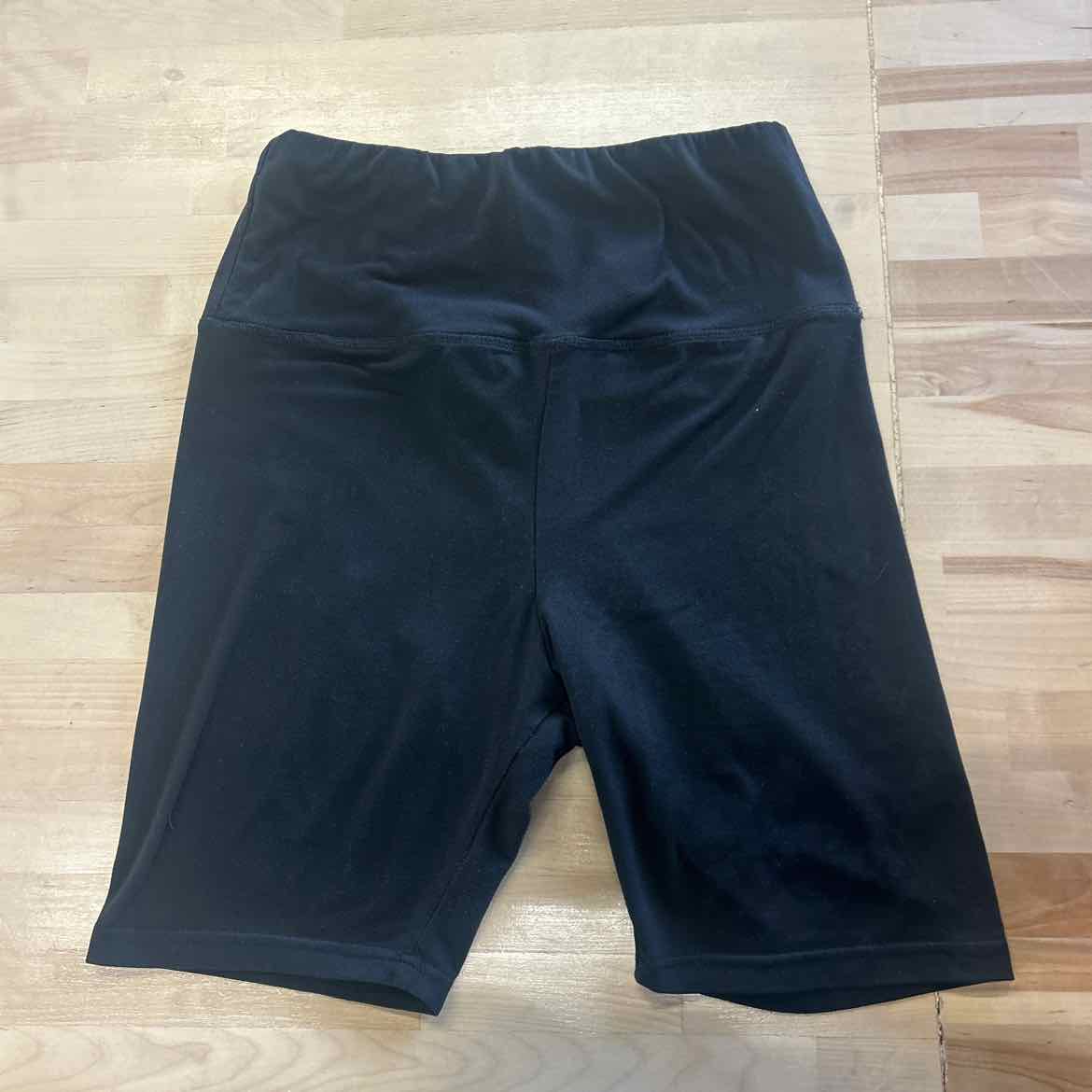 Winter Wren Size S Black Preloved Athletic Shorts