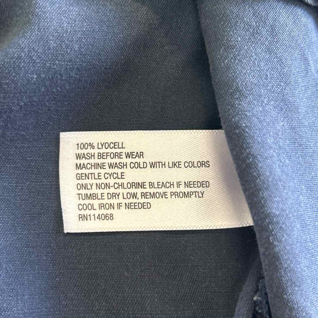 Evereve Size M Slate Blue Preloved Button Down SS