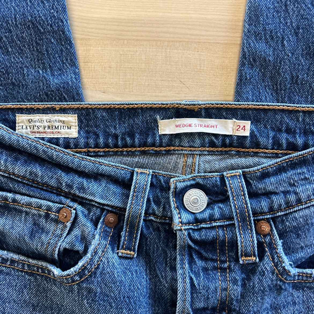 Levi's Size 24 Blue Preloved Wedgie Stright Jeans