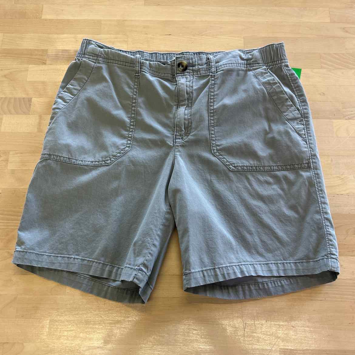 Sonoma Women Size PL Gray Preloved Shorts