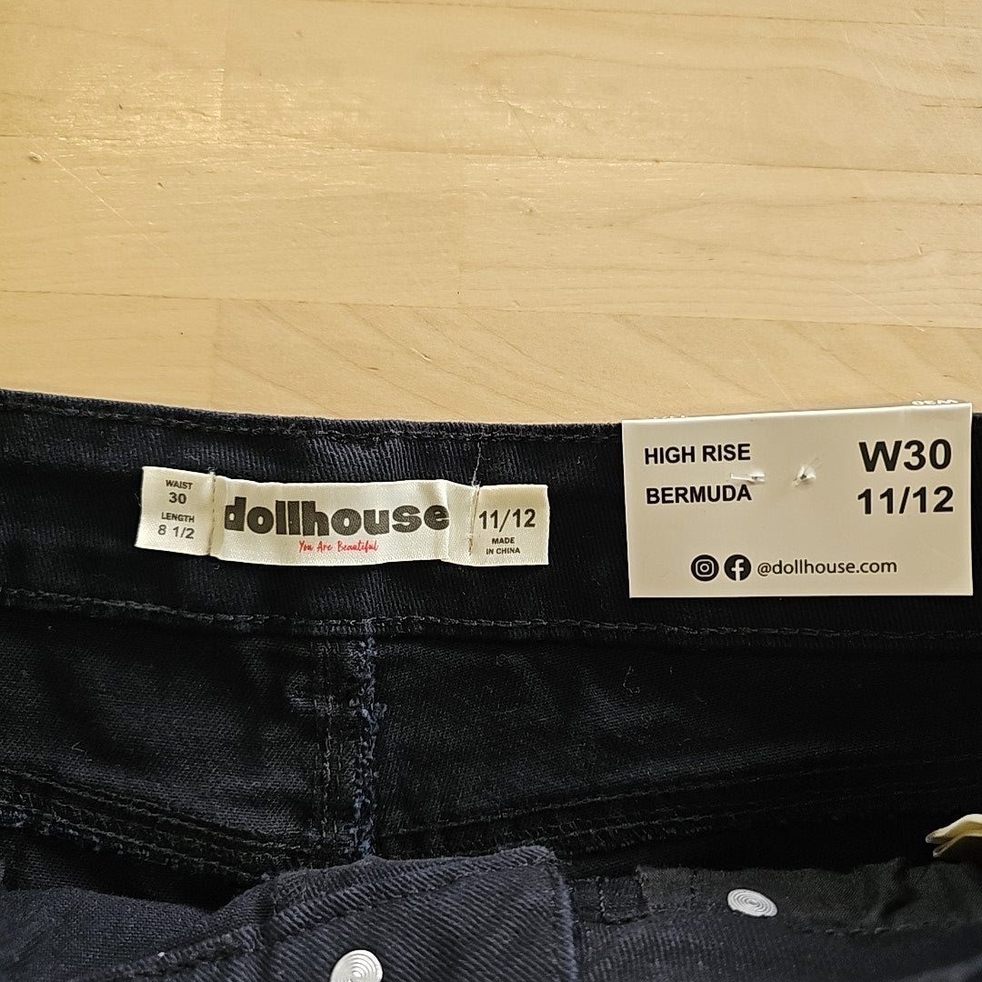 Dollhouse Juniors' High-Rise Frayed Bermuda Shorts - Black - 11/12