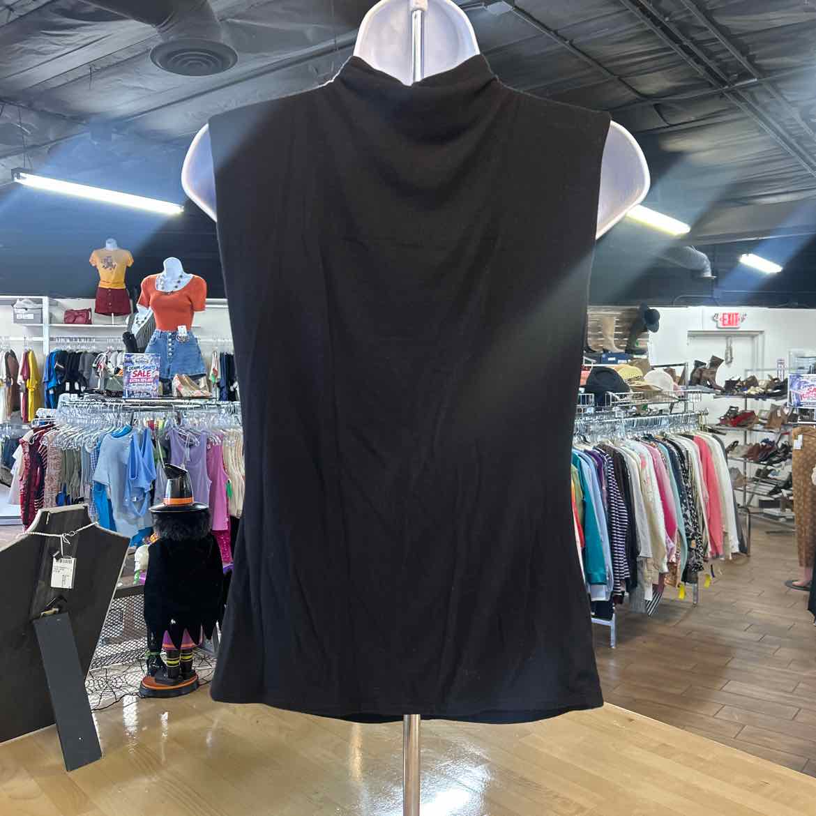 Tahari Size S Black Ribbed Preloved Sleeveless