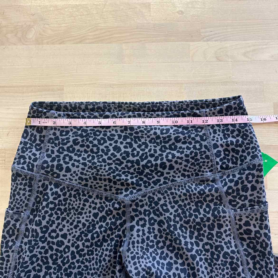 Evolution & Creation Size L Gray Preloved athletic leggings