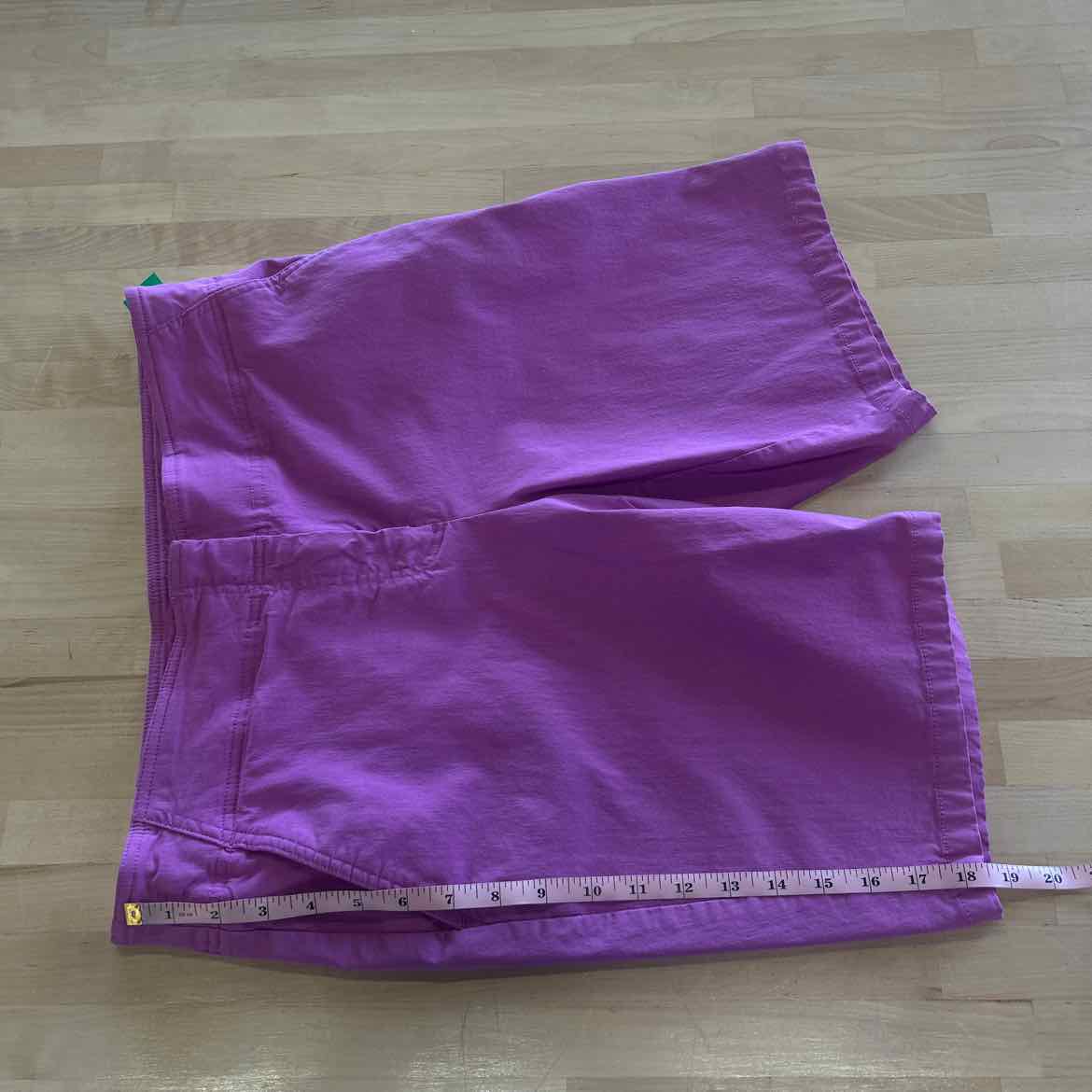 Izod Women Size 14 Purple Preloved Shorts