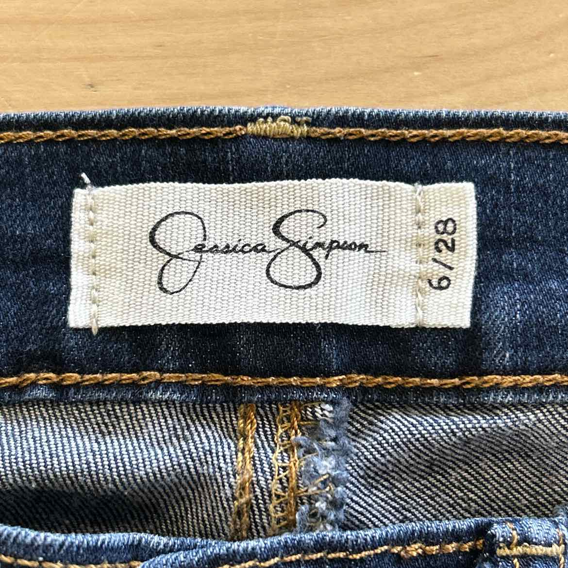 Jessica Simpson Size 6 Dark BLue Denim Preloved Jeans