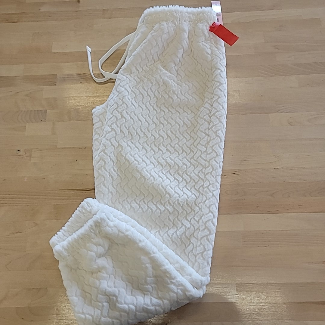 Fame Size XL White fuzzy Lounge Pants NWT