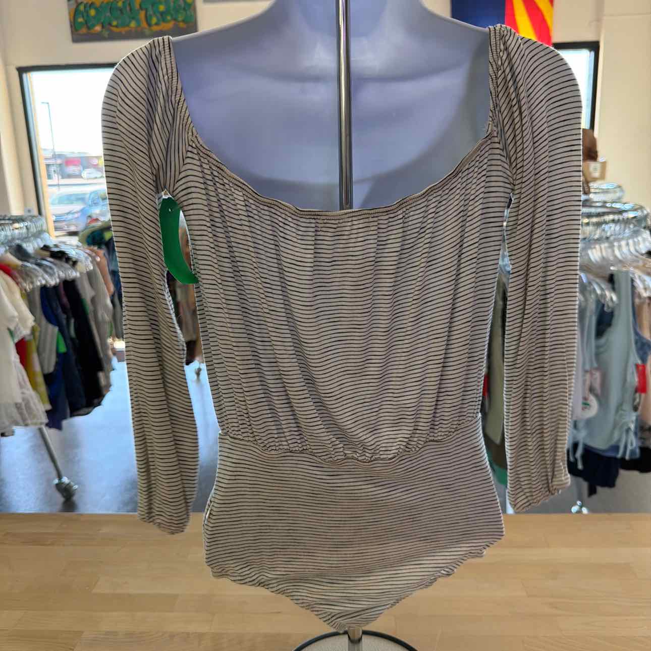NYTT Size XS White Black Preloved Bodysuit