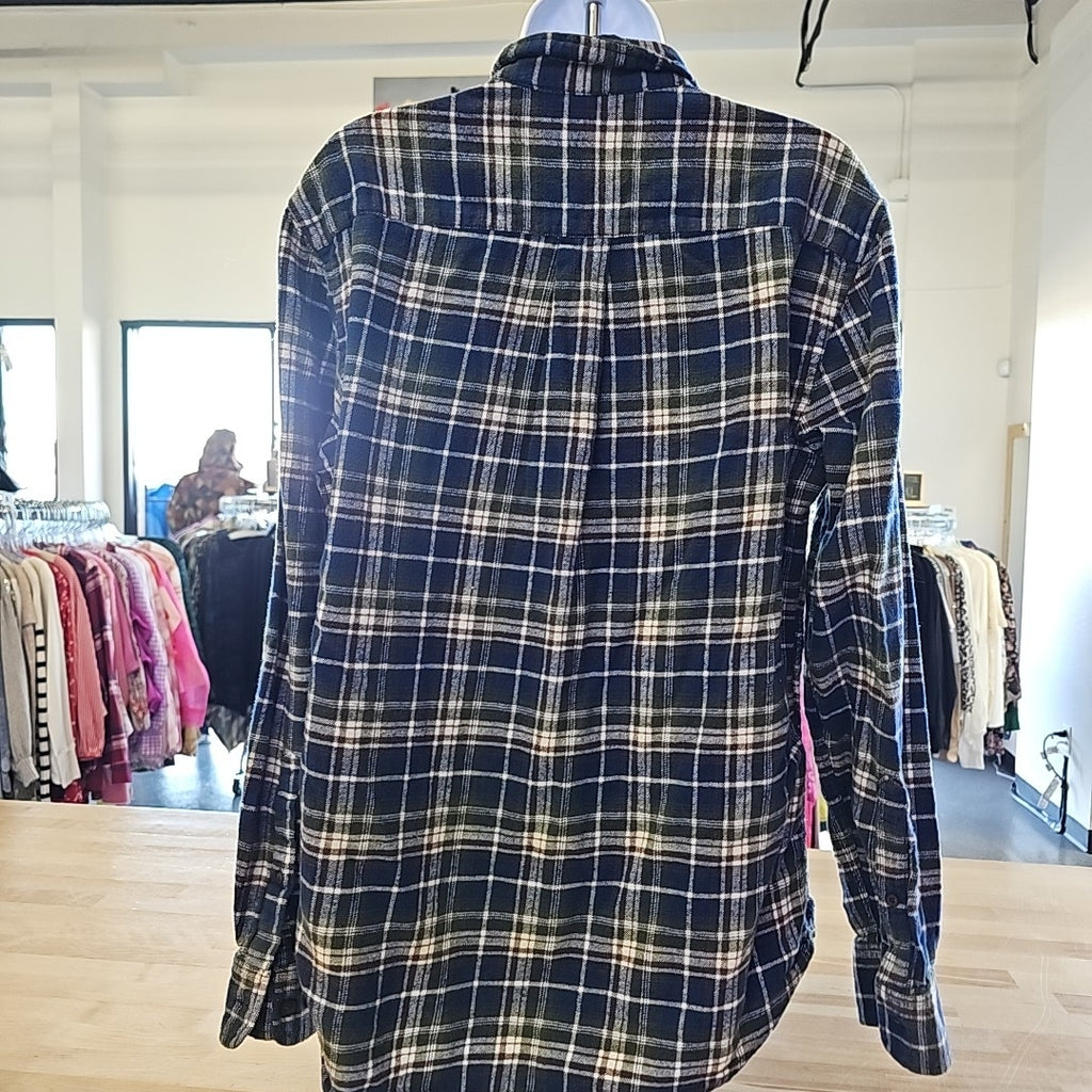 Croft&Barrow Size M Blue MENS Button Down Shirt