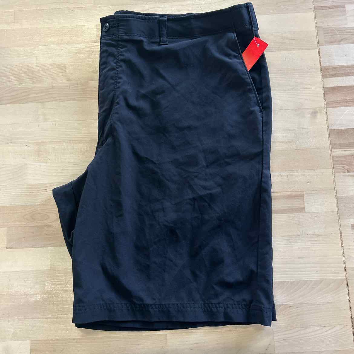 PGA Tour Men's Size 44 Black MENS Shorts