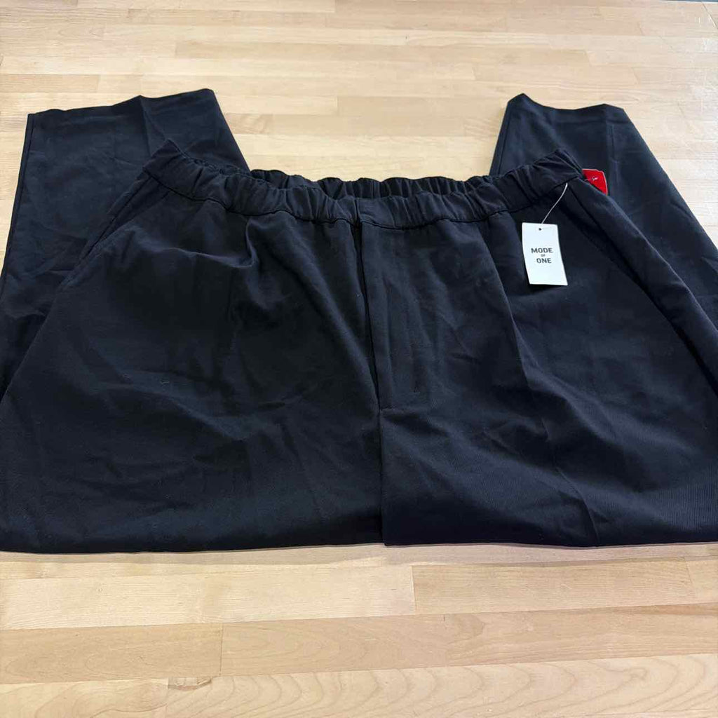 Mode of One Men's Relaxed-Fit Trousers - Deep Black