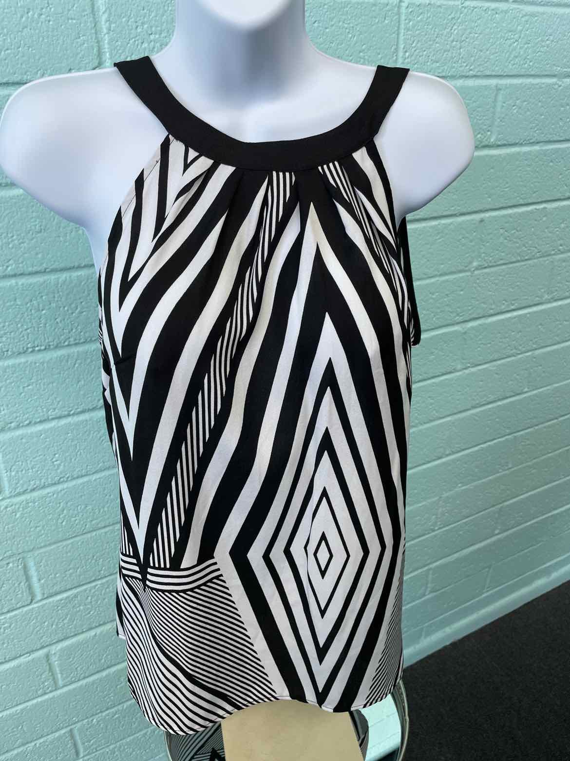 Worthington Size S BLACK & WHITE Sleeveless