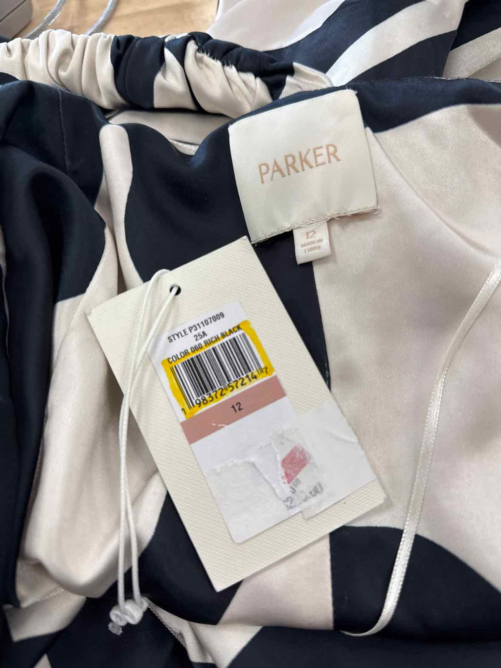 Parker Size 12 Cream New Dress