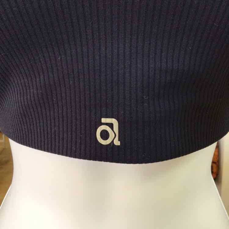 Awwena Size M Navy Preloved Sports Bra