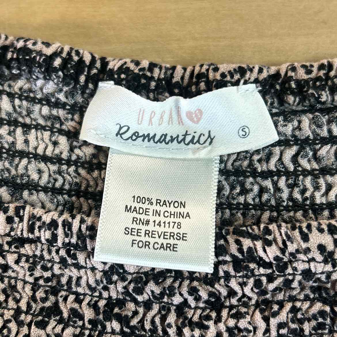 Urban Romantics Size S Brown Rayon Preloved Blouse LS