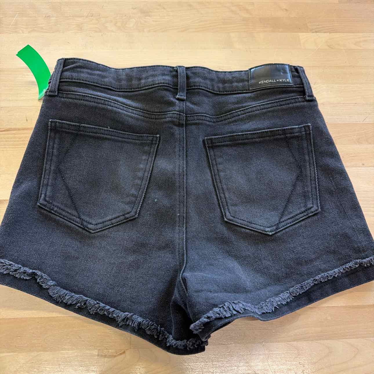 Kendall & Kylie Women Size 11/30 Black Preloved Shorts