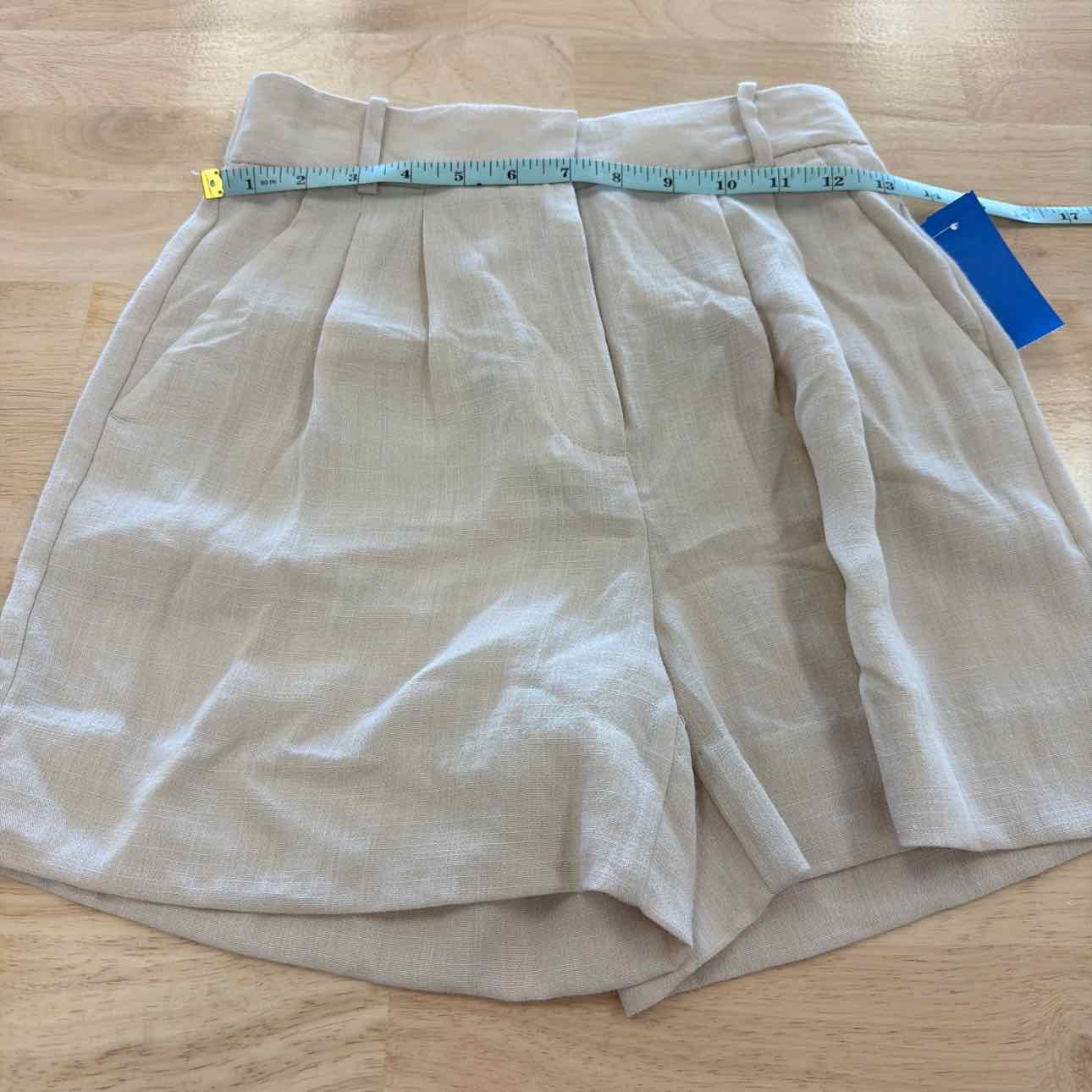 BCX Women Size 1 Tan New Shorts