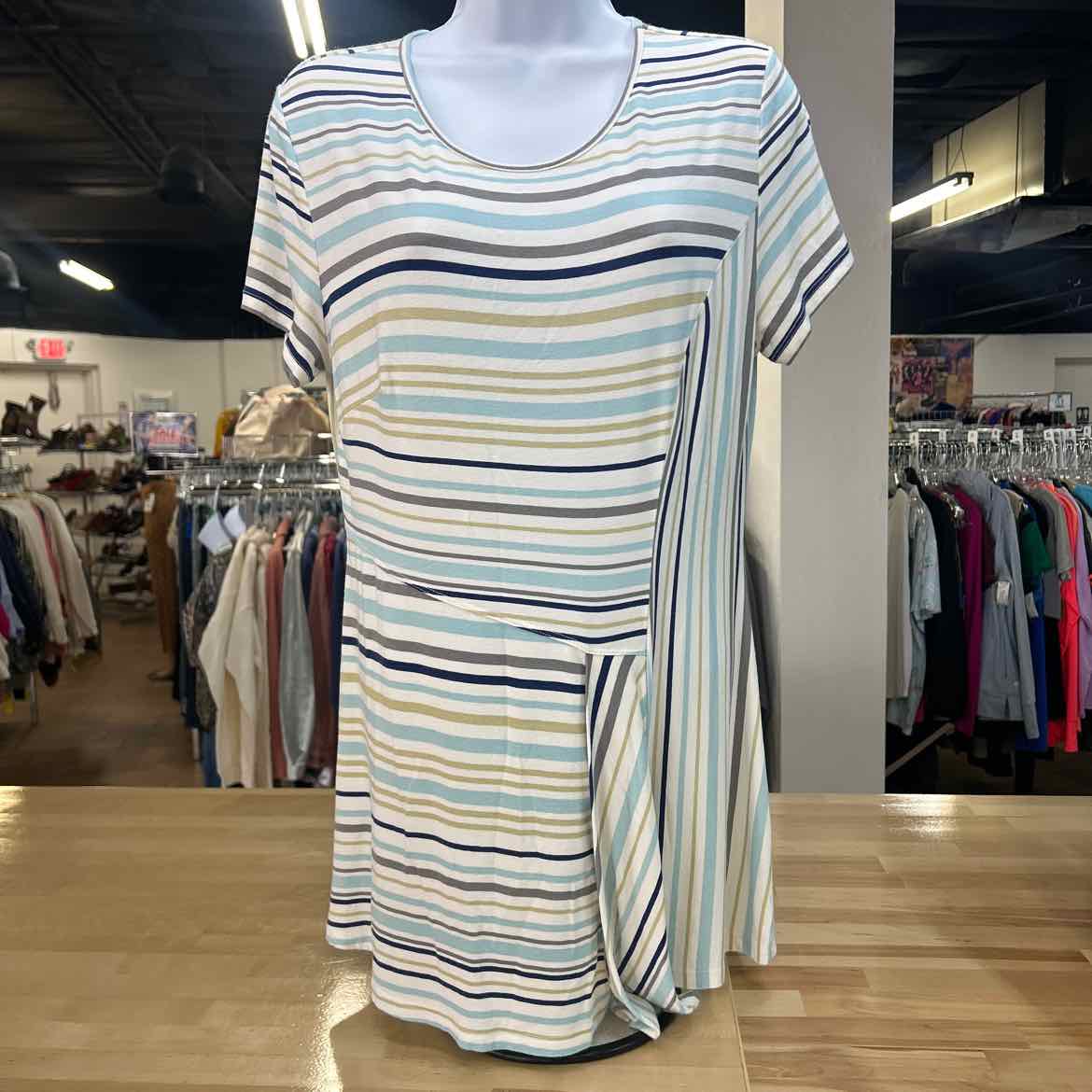 North Style Size M White Preloved Blouse SS