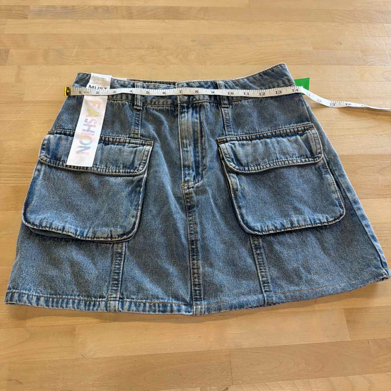 Tinseltown Juniors' Cotton Denim Cargo Miniskirt - Medium Wash