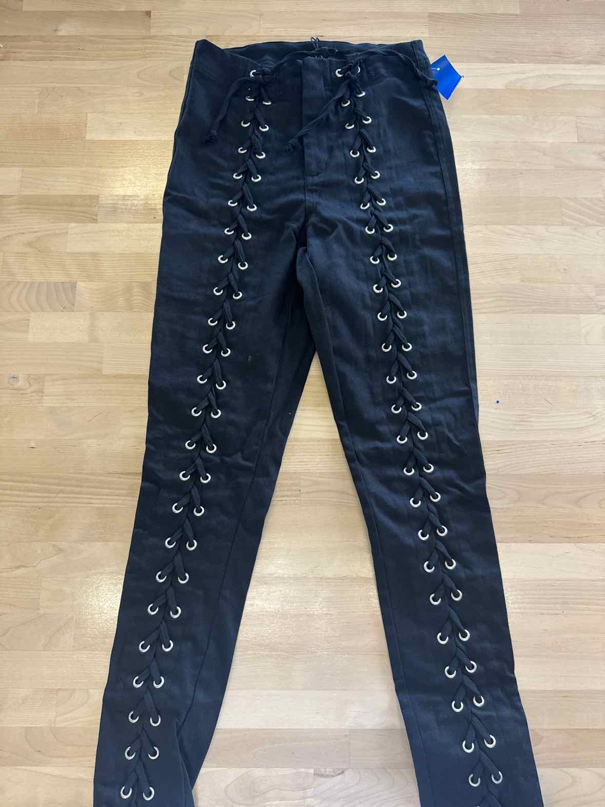 Olivaceous Size S Black Pants