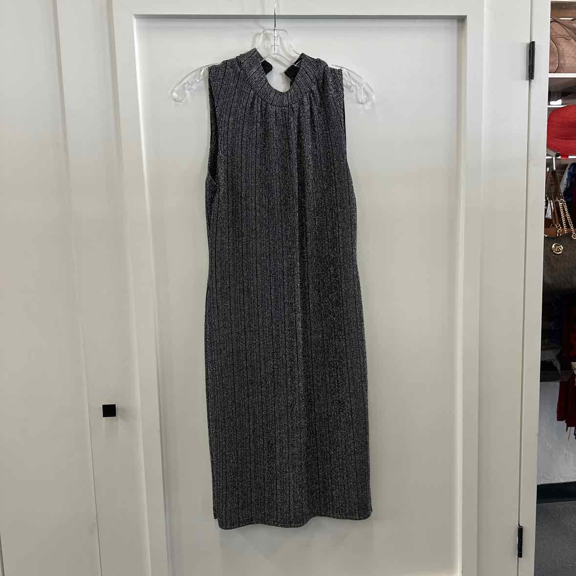 Onyx Size 6 Black Dress