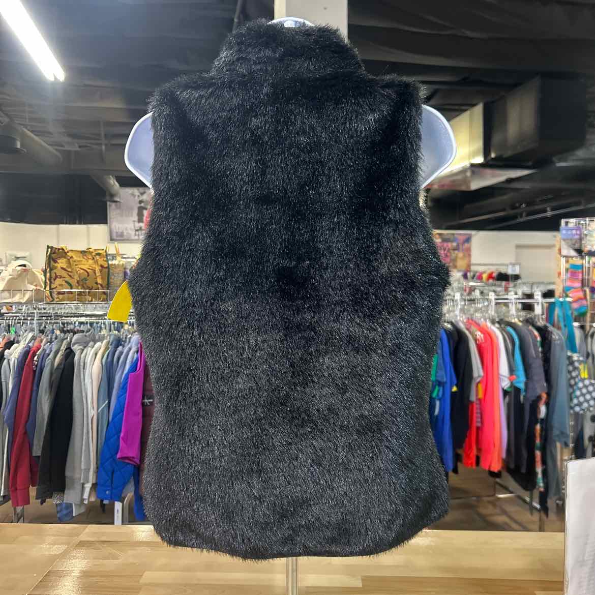 AMI Size M Black Preloved Vest
