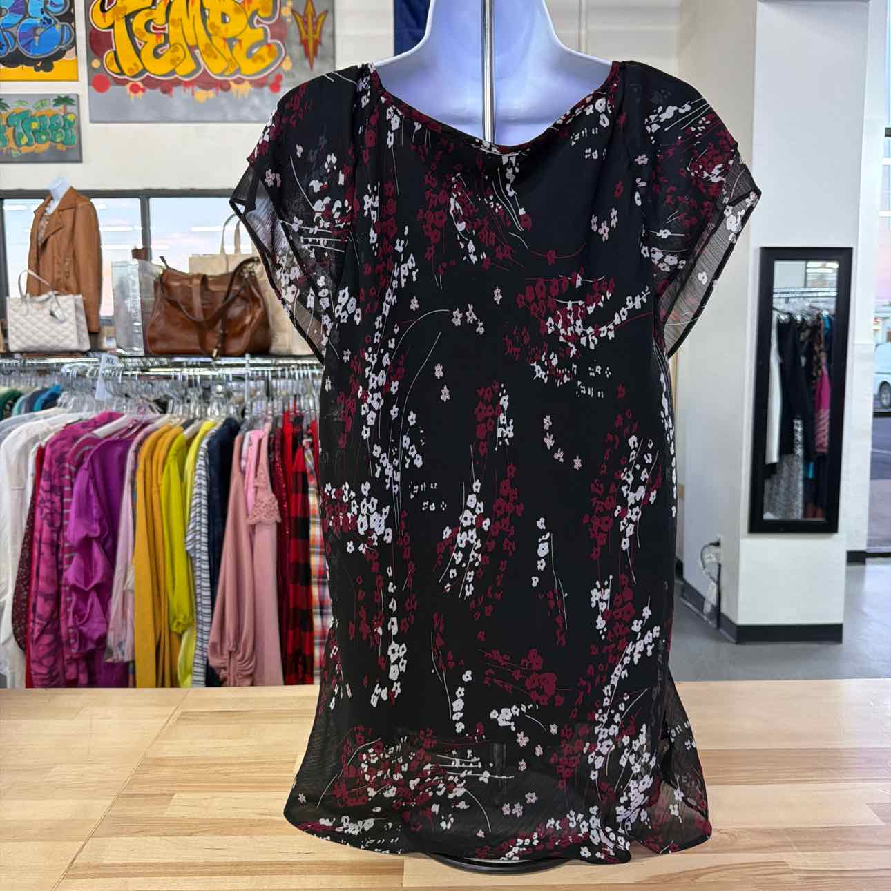 Dressbarn Size XL Black & Burgandy Used Blouse