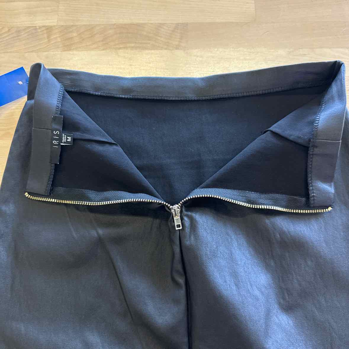Iris Size M Black Skirt