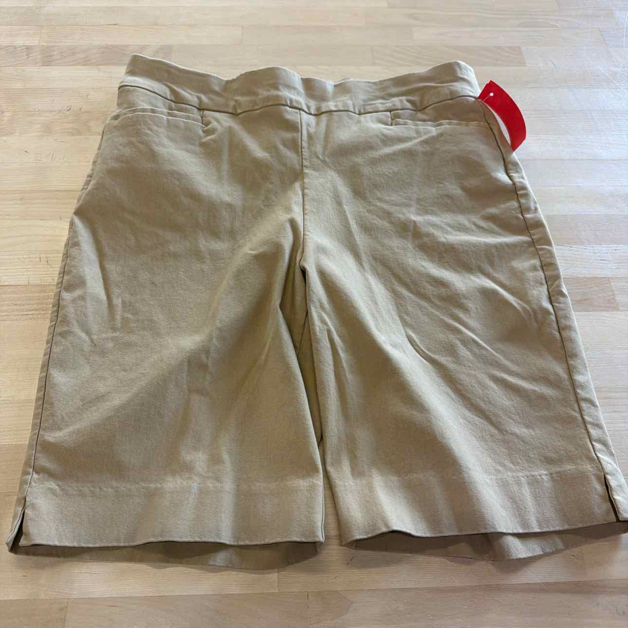 Chico's Size 1.50 (10) Khaki Preloved Shorts