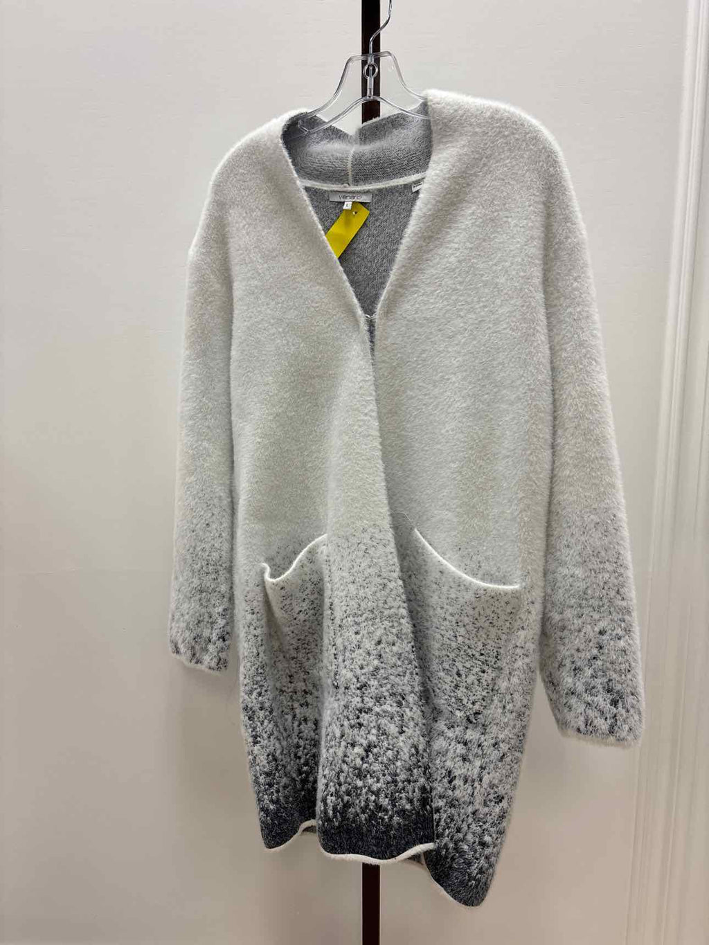 Venario Size L White & Gray Preloved Cardigan