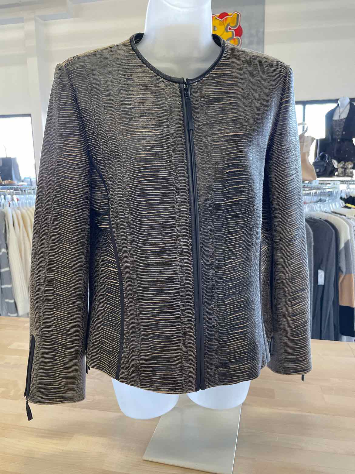 Blue Ice Size 6 Black Jacket