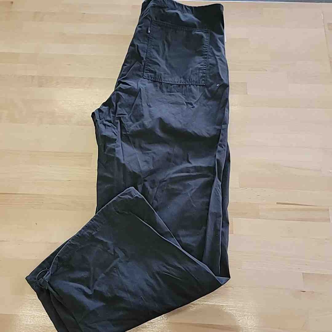 Levi's Size L Black Y2K  High Rise Wide Leg Parachute Pants NWT