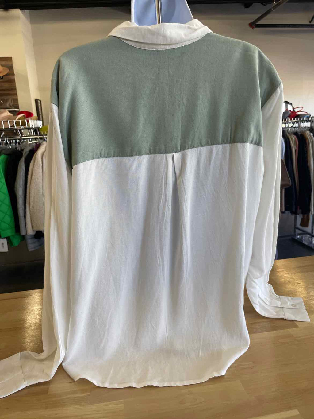 Volcom Size M White Long Sleeve