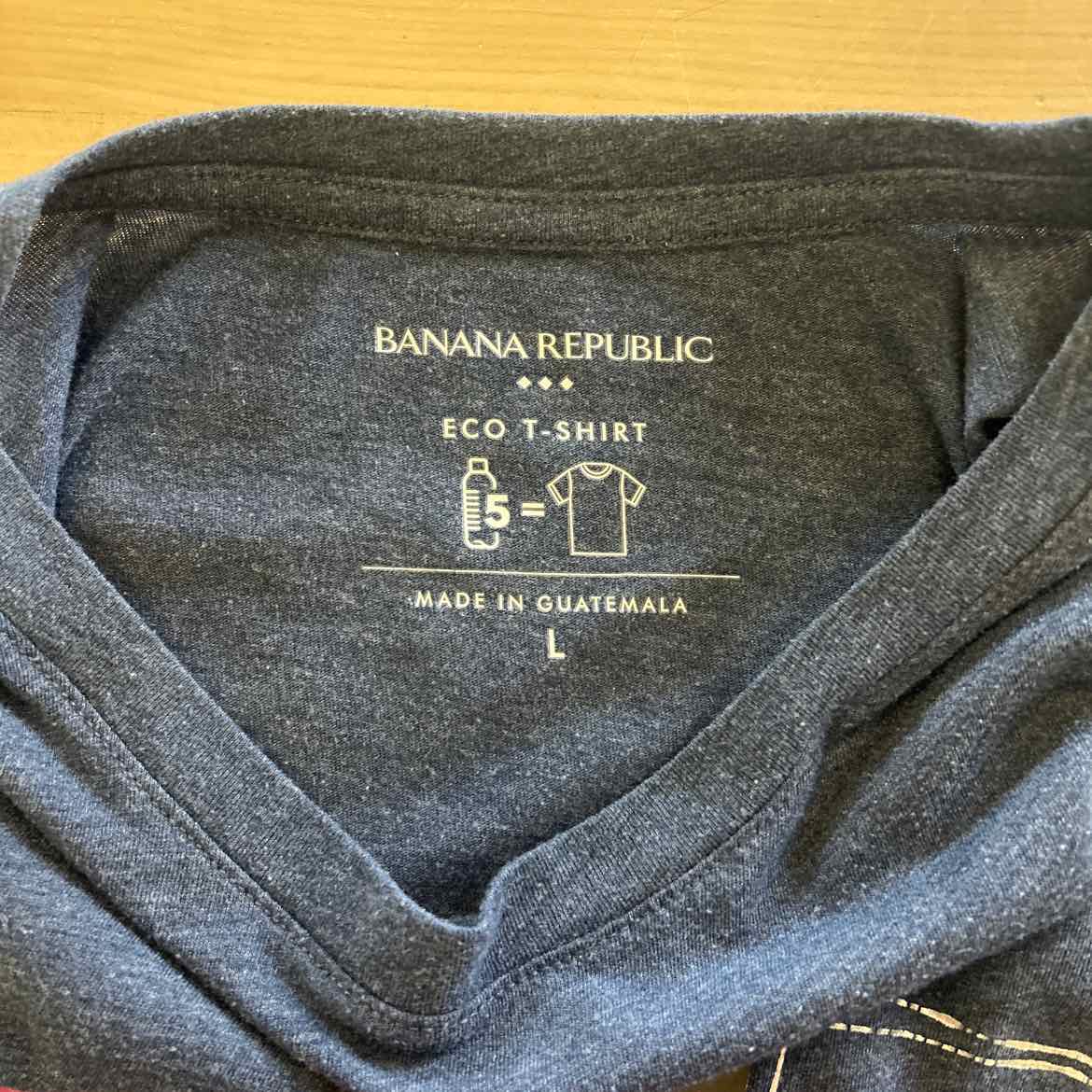 Banana Republic Size L Blue Preloved T-Shirt SS