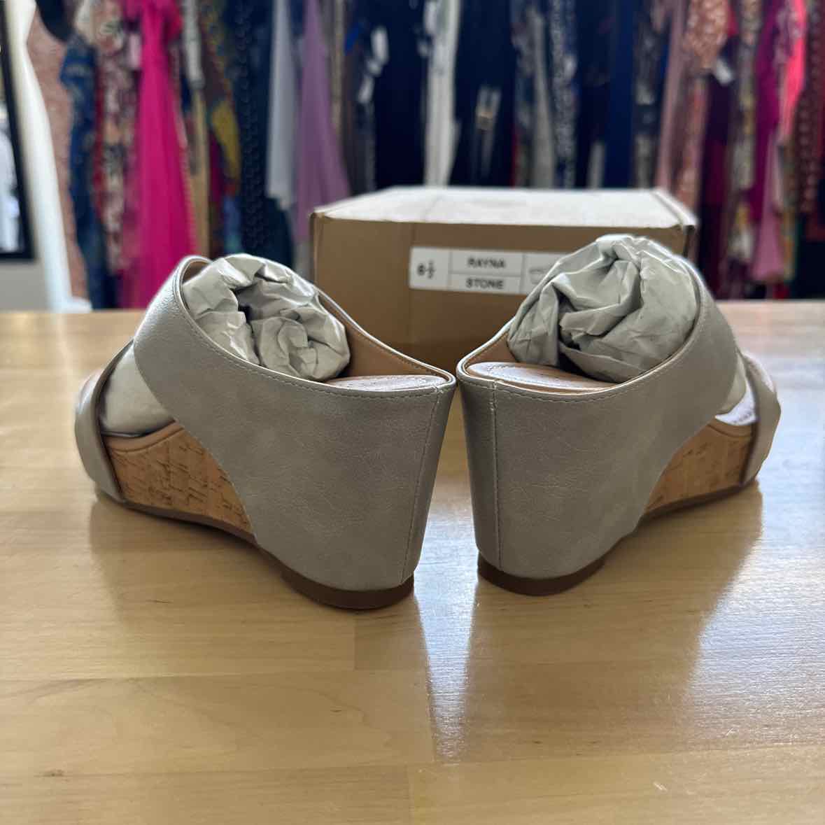 Journee Shoe Size 6.5 Silver Sandals