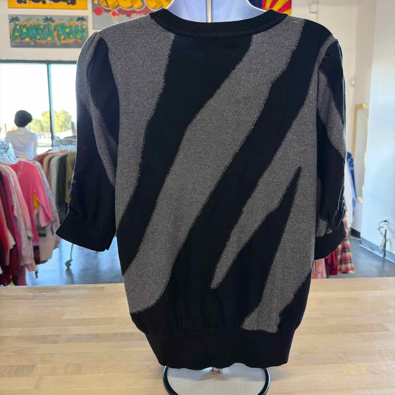 DNKY Size L Black New Long Sleeve