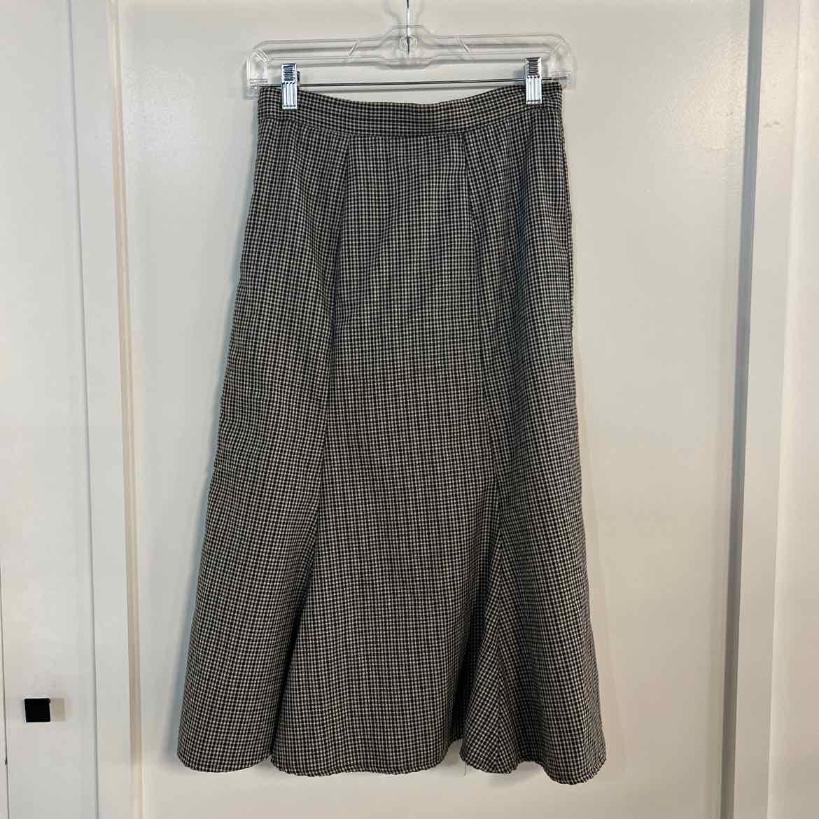 Olive Size M Black Preloved Skirt