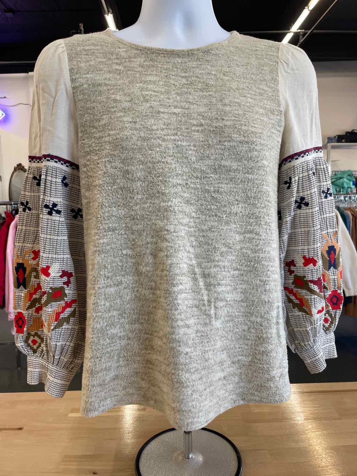 THML Size XS Gray Long Sleeve