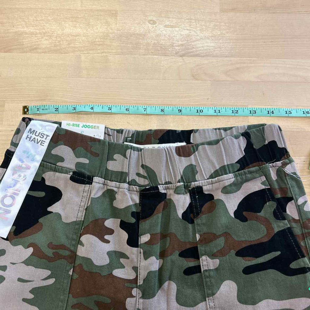 TINSELTOWN Size S Green Jogging Pants