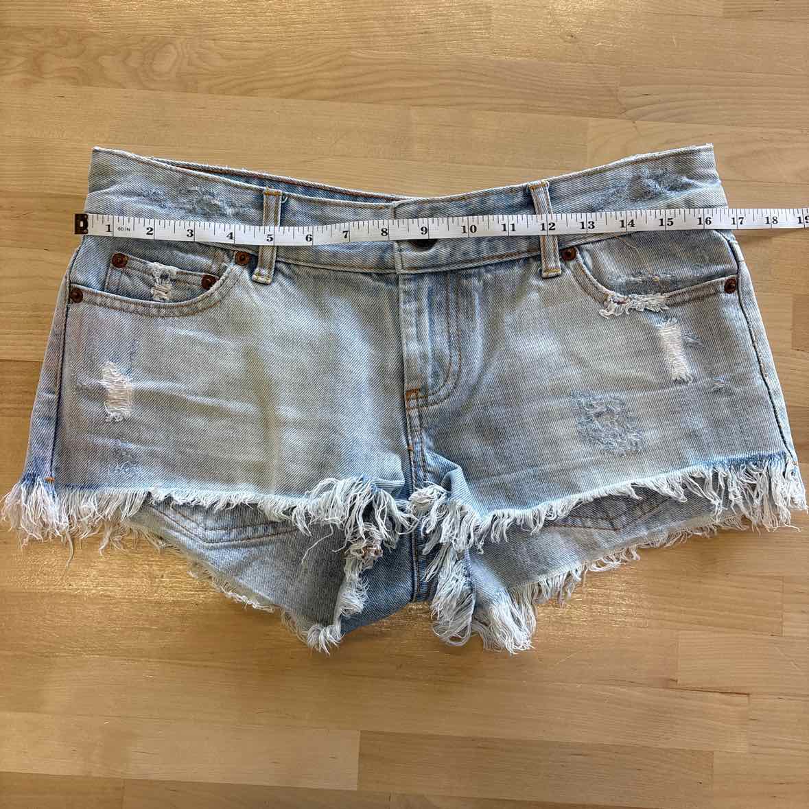 American Eagle Size 2 Blue Shorts