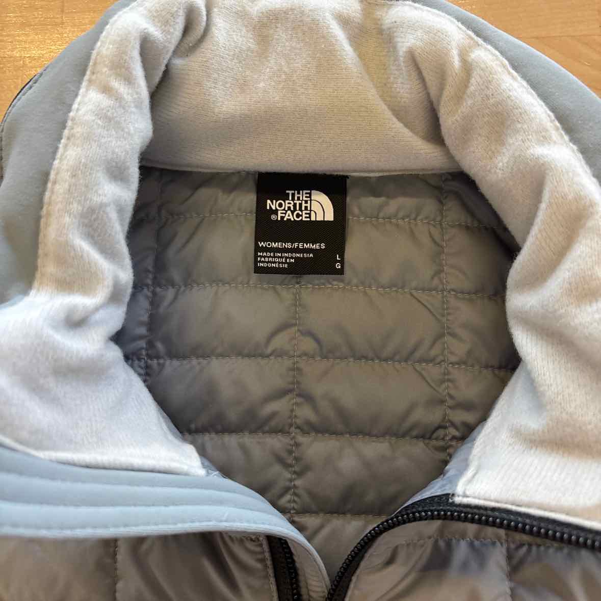 The North Face Size L Gray Vest