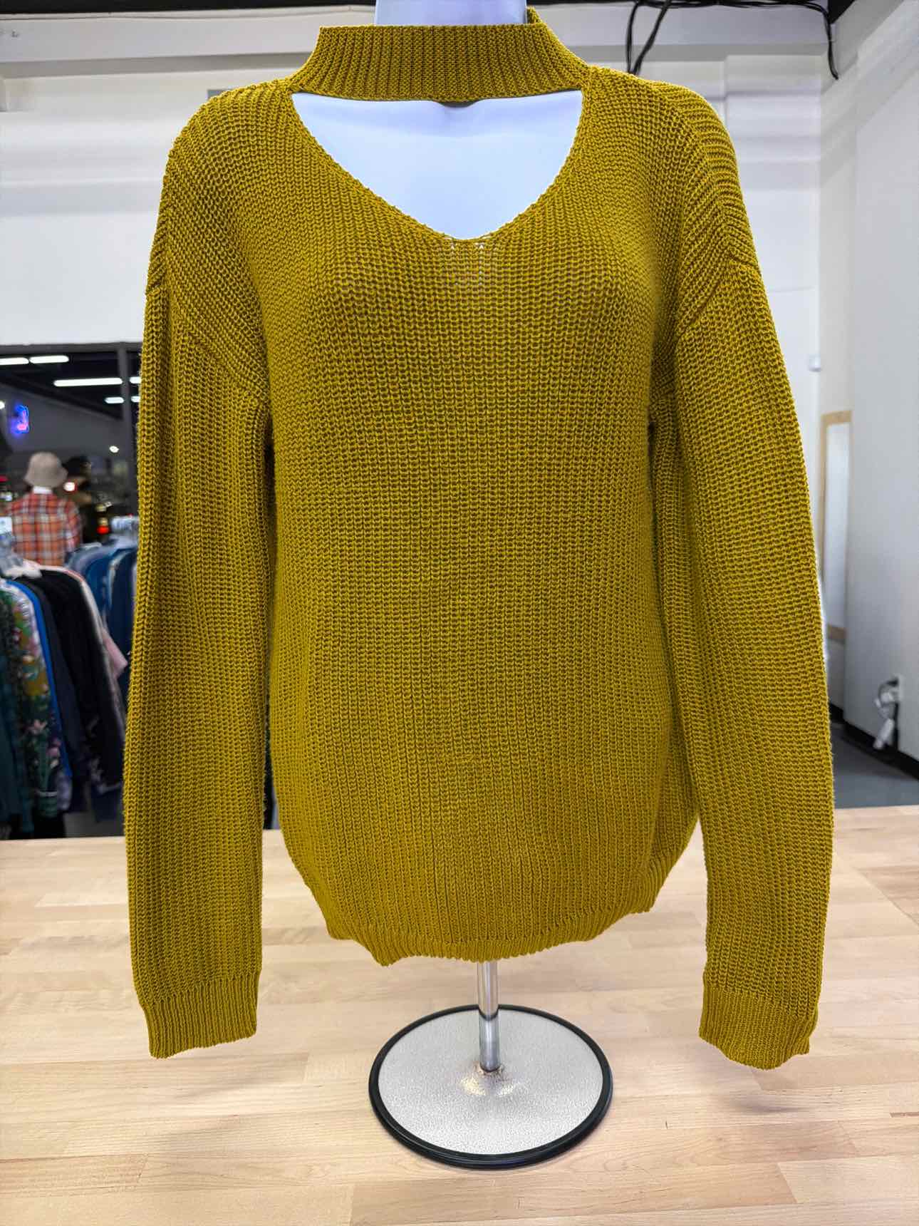 Endless Love Size M Green Knit Sweater