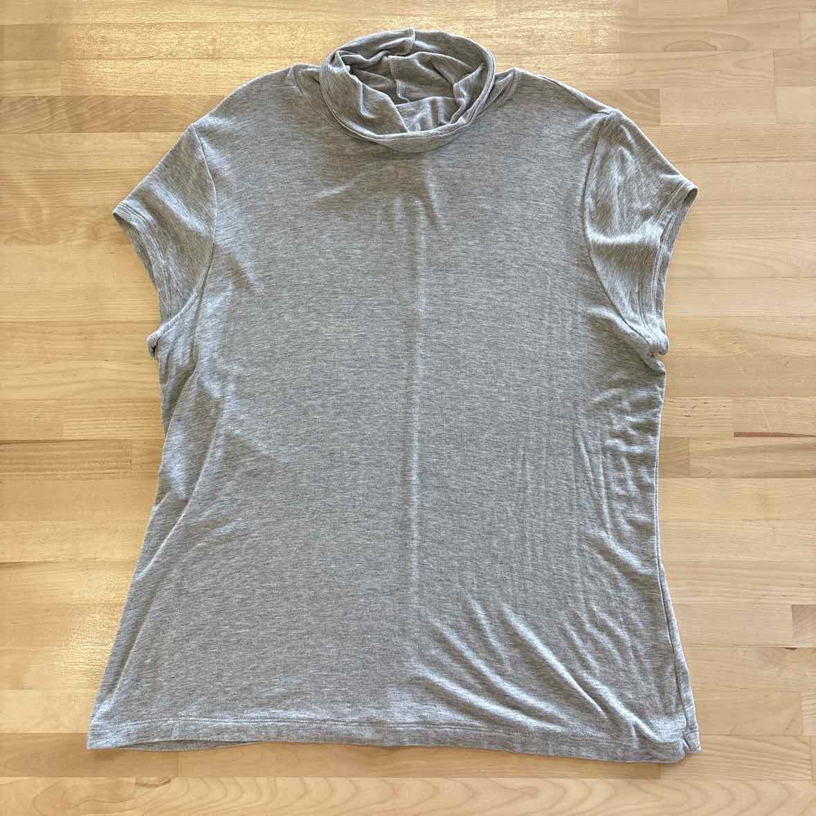 Cabi Size L Gray Blouse