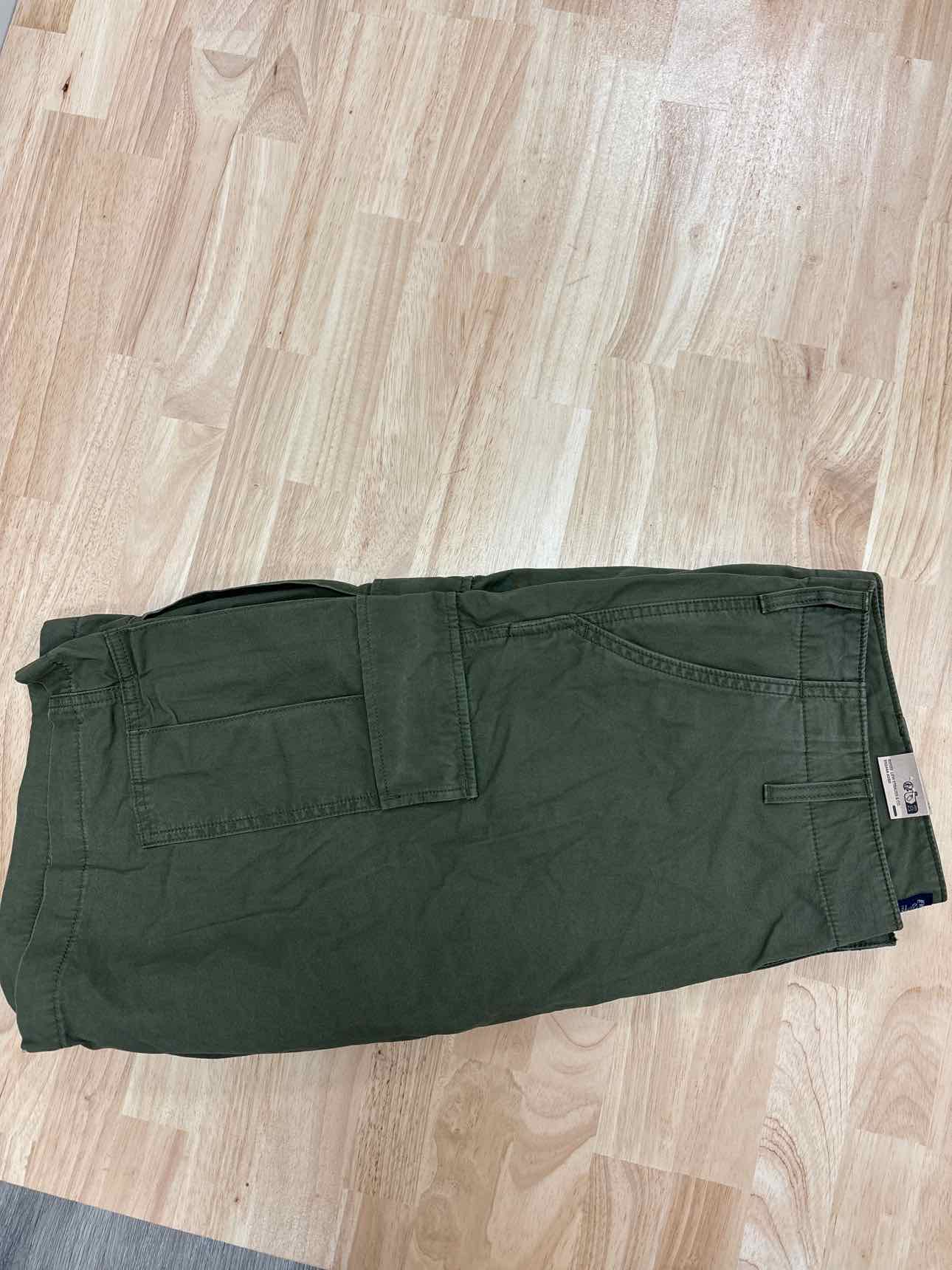 Levi's Carrier Cargo Shorts - Men's - 36 - Green