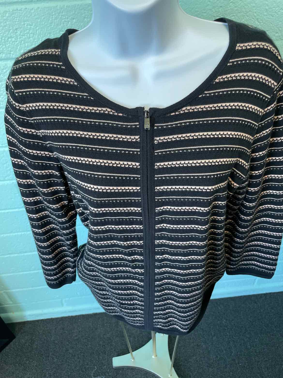 Ann Taylor Size M Black & beige Sweater