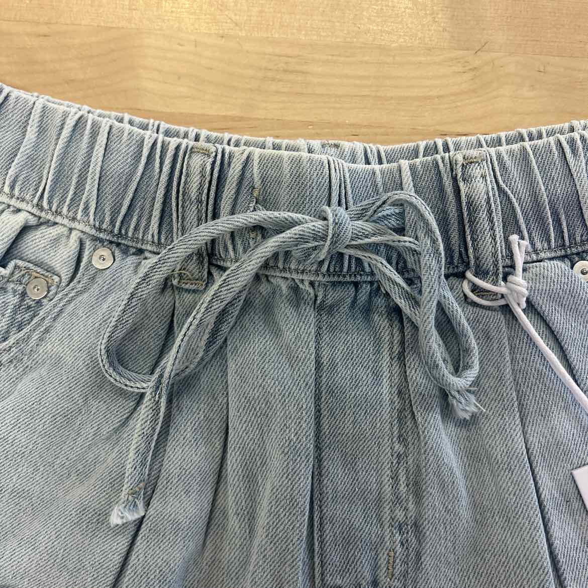 Indigo Rein Juniors' Distressed Drawstring Denim Shorts - Light Wash - 5