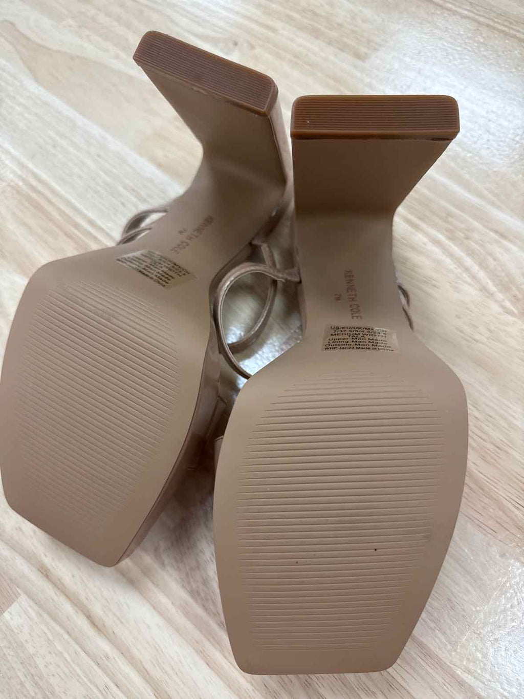 Kenneth Cole Size 7 Tala Asymmetrical Platform Sandals - Buff